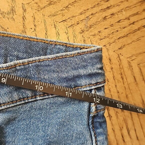 Levi Strauss denim shorts Size 8 - Picture 4 of 10